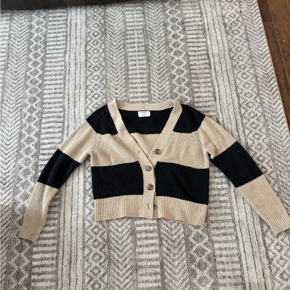 Old Navy Black and Tan V-Neck Sweater